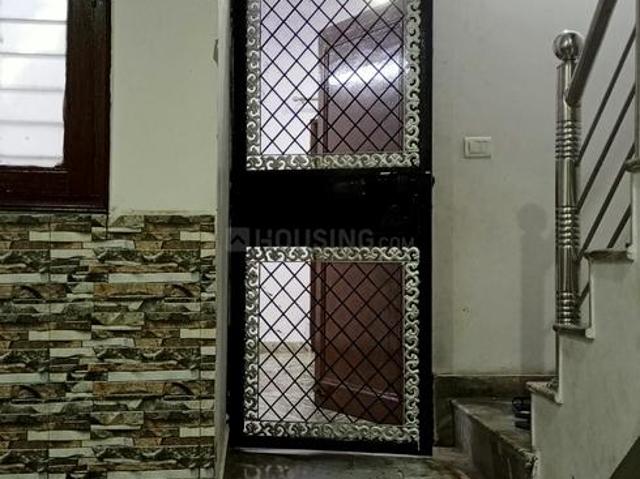 1 BHK Independent House in Sangam Vihar for rent New Delhi. The reference number is 20639308