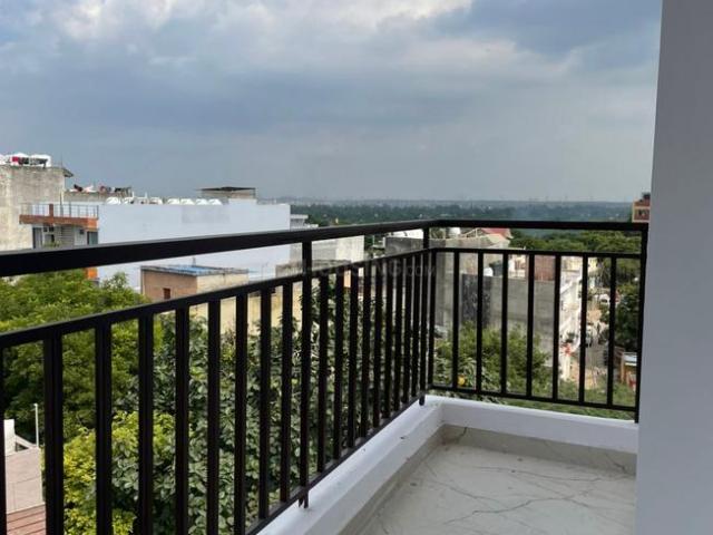1 BHK Independent House in Saket for rent New Delhi. The reference number is 19898880