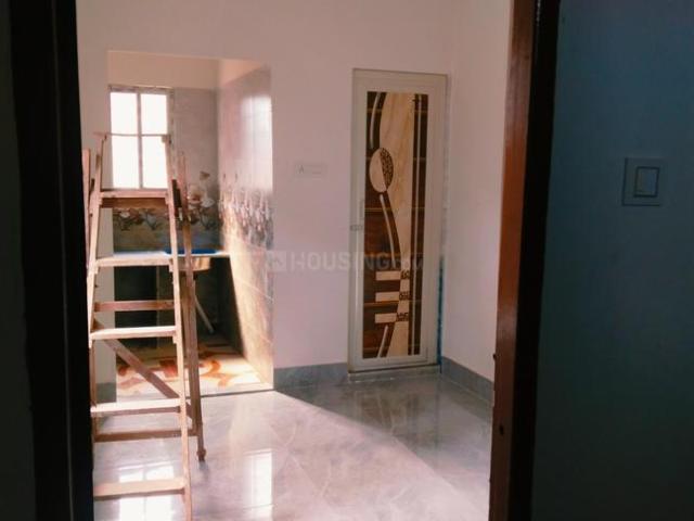 1 BHK Independent House in Salt Lake City for rent Kolkata. The reference number is 20964404