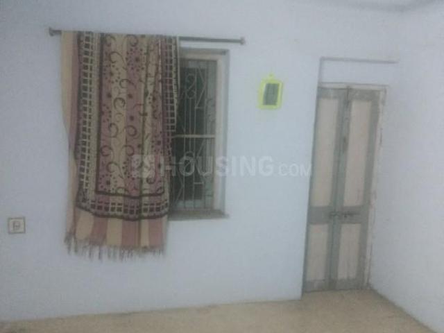 1 BHK Independent House in Satellite for rent Ahmedabad. The reference number is 9376107