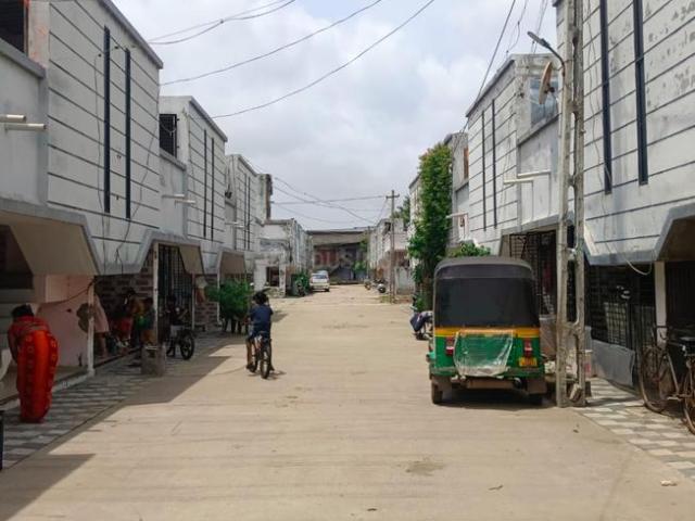 1 BHK Independent House in Sayan for resale Surat. The reference number is 20686376