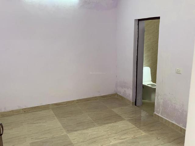 1 BHK Independent House in Sector 131 for rent Noida. The reference number is 21222116
