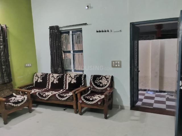 1 BHK Independent House in Sector 13 for rent Gandhinagar. The reference number is 21347564
