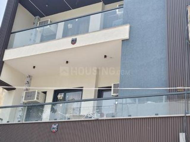 1 BHK Independent House in Sector 14 for rent Gurgaon. The reference number is 20584974