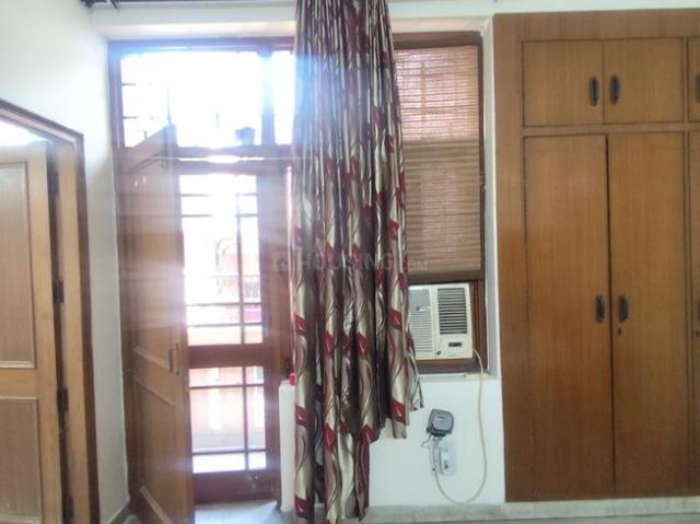 1 BHK Independent House in Sector 20 for rent Noida. The reference number is 20461589