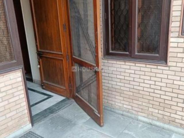 1 BHK Independent House in Sector 37 for rent Noida. The reference number is 20602335