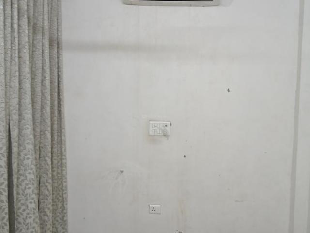 1 BHK Independent House in Sector 37 Rohini for rent New Delhi. The reference number is 18561917