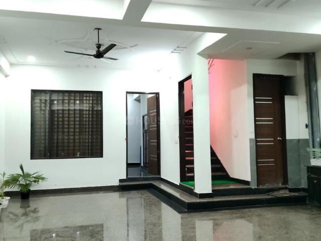 1 BHK Independent House in Sector 38 for rent Gurgaon. The reference number is 20863977