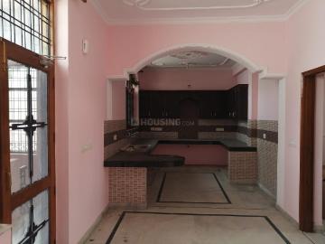 1 BHK Independent House in Sector 7 for rent Gurgaon. The reference number is 19525011