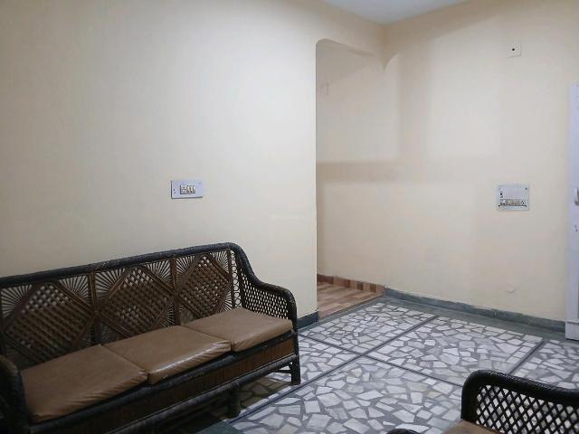1 BHK Independent House in Sector 7 for rent Gurgaon. The reference number is 20064243