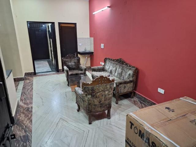 1 BHK Independent House in Sector 46 for rent Gurgaon. The reference number is 21023253