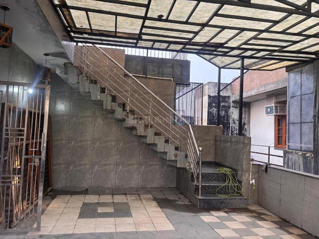 1 BHK Independent House in Sector 51 for rent Noida. The reference number is 21014433