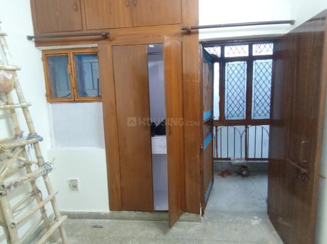 1 BHK Independent House in Sector 52 for rent Noida. The reference number is 21010896