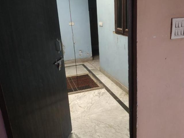 1 BHK Independent House in Sector 55 for rent Faridabad. The reference number is 6958476