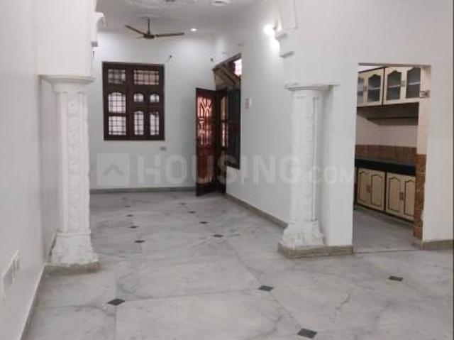 1 BHK Independent House in Sector 5 for rent Gurgaon. The reference number is 21303406