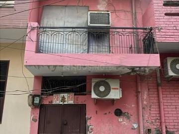 1 BHK Independent House in Sector 8 for resale Gurgaon. The reference number is 20148849