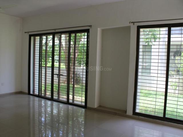 1 BHK Independent House in Shela for resale Ahmedabad. The reference number is 21204849