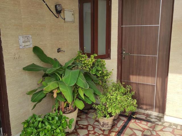 1 BHK Independent House in Sudarshan Park for rent New Delhi. The reference number is 20685728