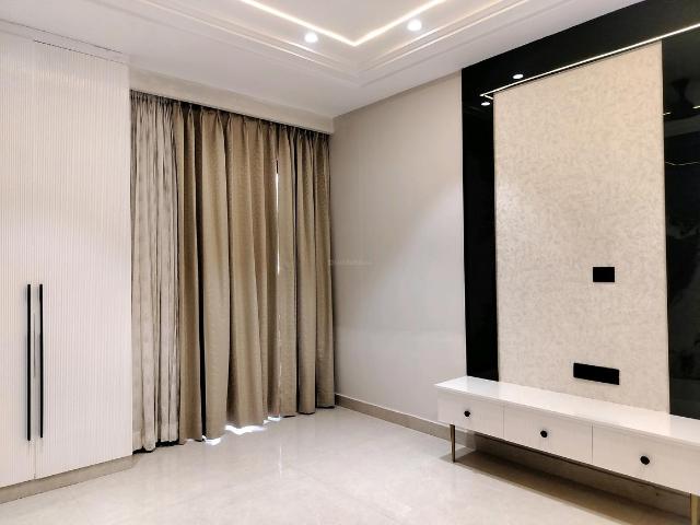 1 BHK Independent House in Sushant Lok Phase 1 for rent Gurgaon. The reference number is 18602590