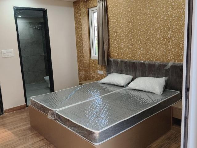 1 BHK Independent House in Sushant Lok Phase 1 for rent Gurgaon. The reference number is 20638240