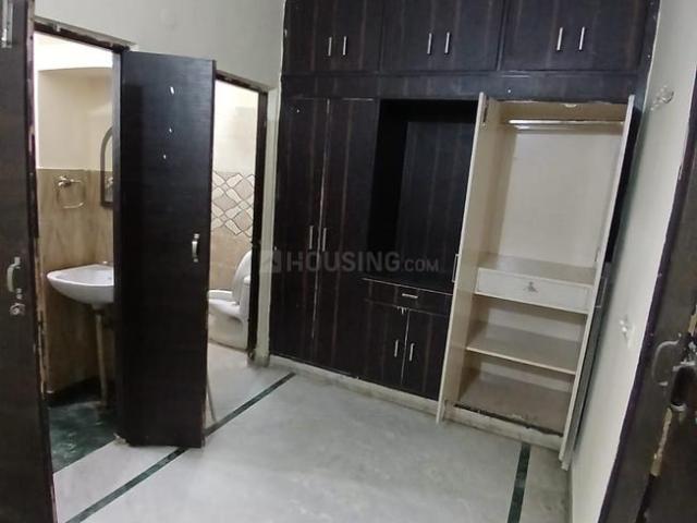 1 BHK Independent House in Sushant Lok Phase 1 for rent Gurgaon. The reference number is 20976384