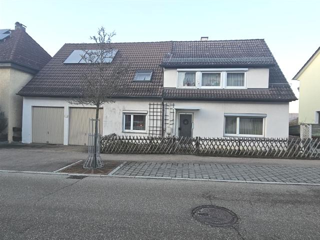 1 bis 2 Fam. Haus mit viel Potential und tollem Garten