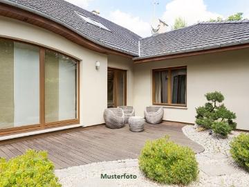 1 bis 2 Familien Doppelhaushälfte nebst Garage