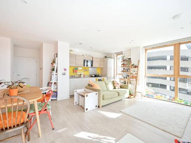 1 Blagdon Road, London, KT3 4AG, United Kingdom | 2 bed apartment for rent #144384383 | Rentberry