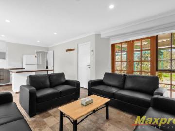 1 Block From Beach Air Conditioned Easy Living