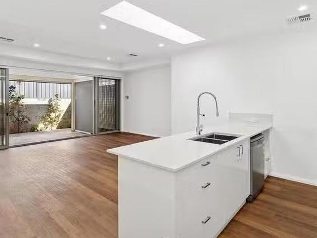 1 Botanical Place, Kardinya, WA 6163