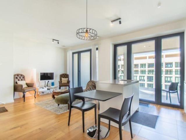 1 br app. with terrace and view of beautiful inner park
