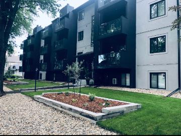 1 br Executive Condo In Suite Laundry