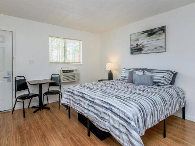 1 BR in Marietta