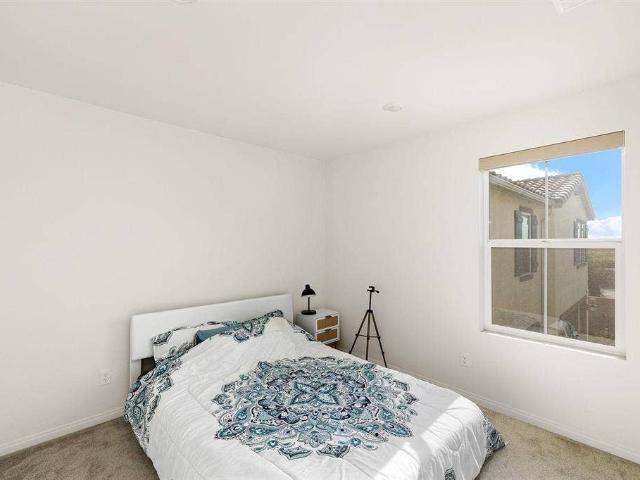 1 BR in Ontario