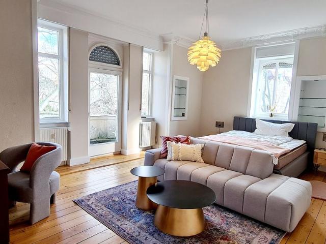 1 BR in castle like Villa, Wiesbaden Amsterdam Apartments for Rent