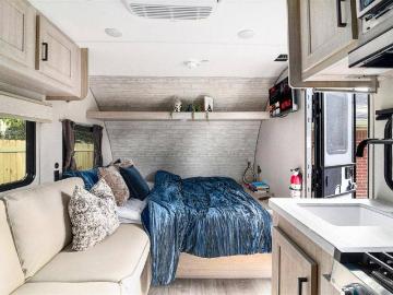 1 BR in Riverdale