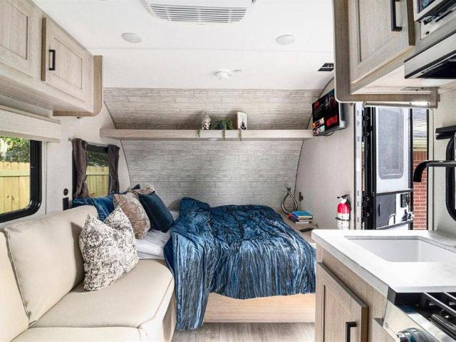 1 BR in Riverdale