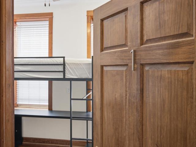 1 BR, 1 BA Apartment 823 McCallie Ave Room, Chattanooga, TN 37403