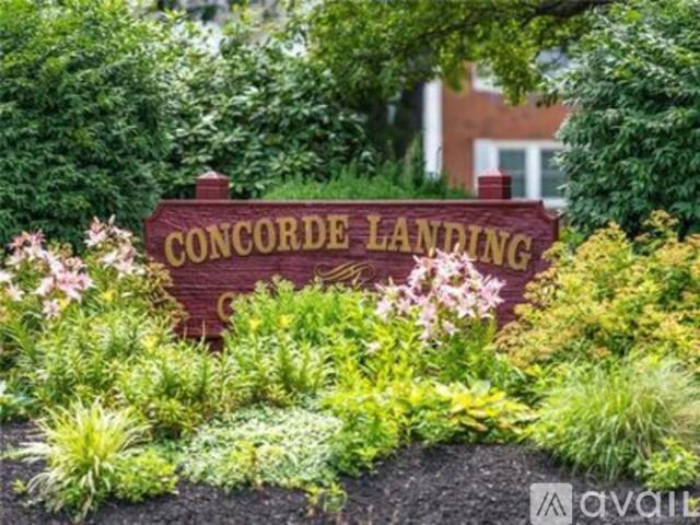 1 BR, 1.5 BA Apartment 10 Concorde Way, Unit 2nd Floor Loft, Windsor Locks, CT 06096