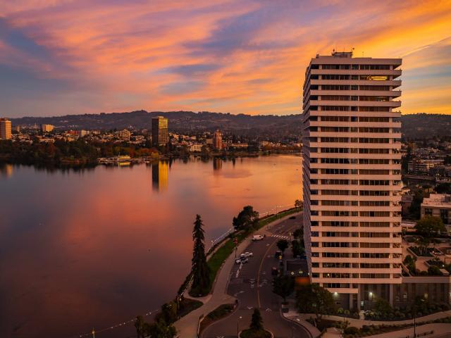 1 BR, 1.5 BA Apartment 1200 Lakeshore Avenue Unit 15C, Oakland, CA 94606