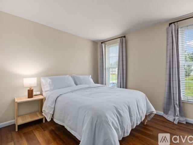 1 BR, 1.5 BA Apartment 27 Montgomery Village Ln, Unit Unit A PRIVATE BEDROOM + IN ROOM WORKSPACE, Danville, PA 17821