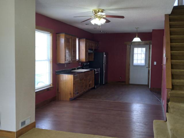1 BR, 1.5 BA Apartment 336 W. Main St Newark, OH 43055