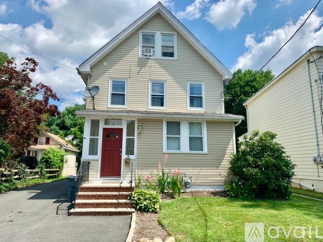 1 BR, 1.5 BA Apartment 35 Lathrop Ave, Unit 3, Madison, NJ 07940