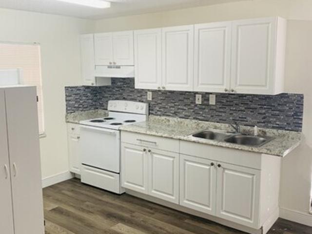 1 BR, 1.5 BA Apartment 3677 140th Avenue North, Unit A, Largo, FL 33771