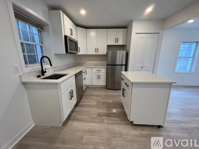 1 BR, 1.5 BA Apartment 5141 19th Rd N, Unit A, Arlington, VA 22207