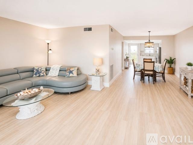1 BR, 1.5 BA Apartment 5575 Gulf Blvd, Unit 2, St Pete Beach, FL 33706
