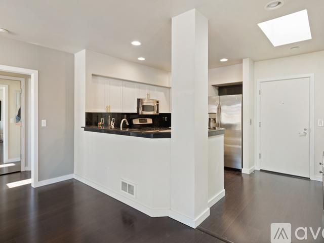 1 BR, 1.5 BA Apartment 925 110th Avenue Northeast, Unit PH2, Bellevue, WA 98004