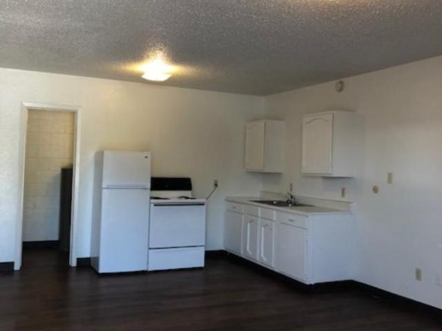 1 Br, 1 bath, Townhouse/Brownstone/RowHouse 510 E 1st St