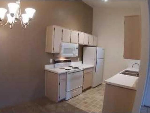 1 Br, 1 bath, Apartment 1000 W Forest Meadows St