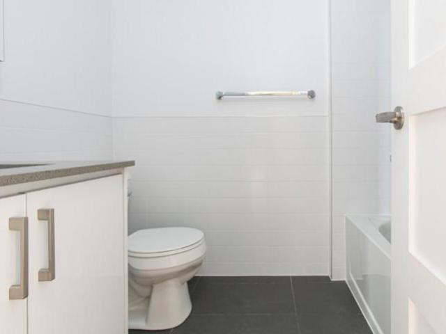 1 Br, 1 bath, Apartment 10 Shallmar Boulevard
